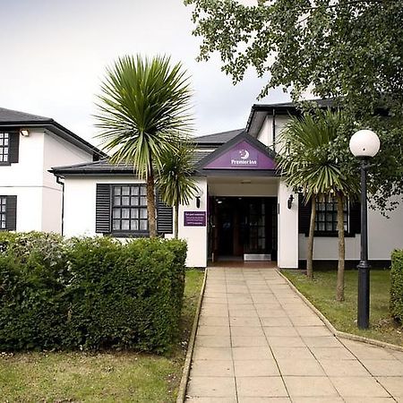 Premier Inn Cobham コバム エクステリア 写真