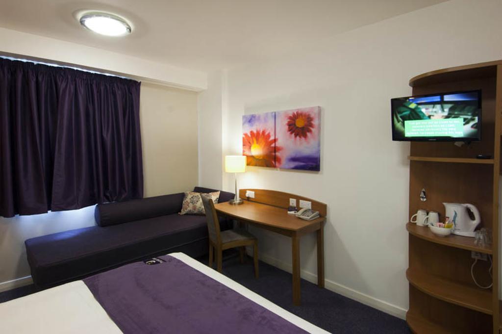 Premier Inn Cobham コバム 部屋 写真