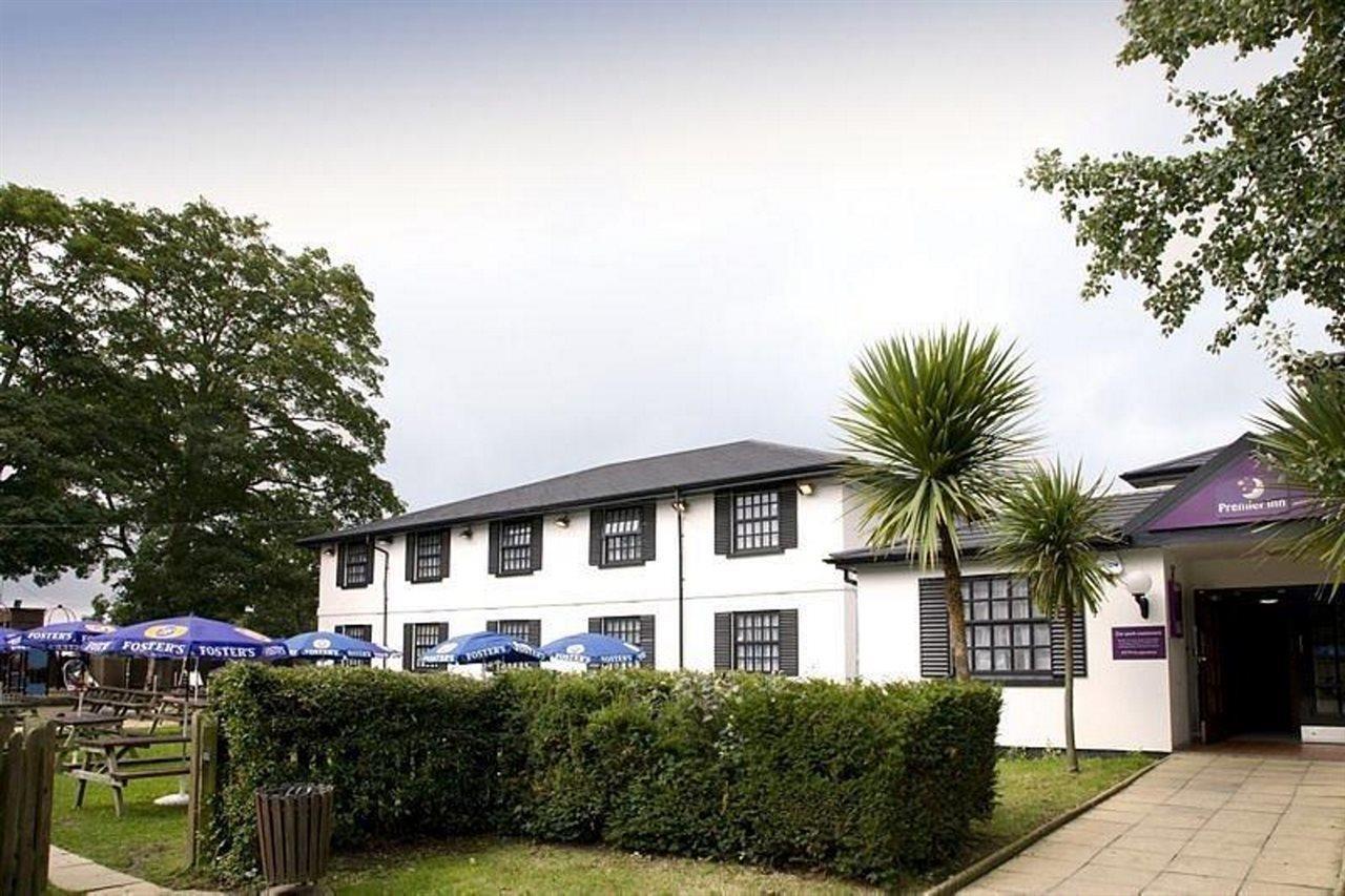 Premier Inn Cobham コバム エクステリア 写真