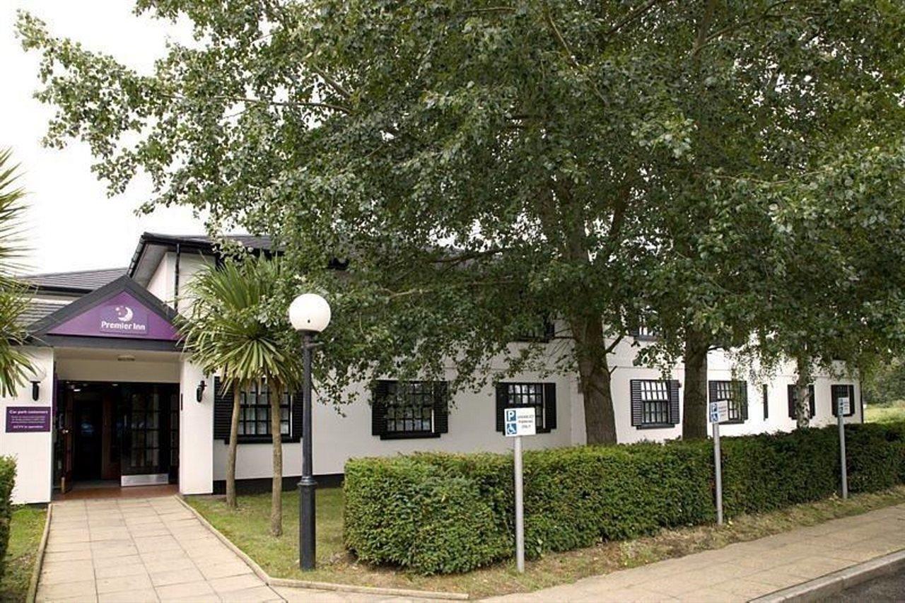 Premier Inn Cobham コバム エクステリア 写真
