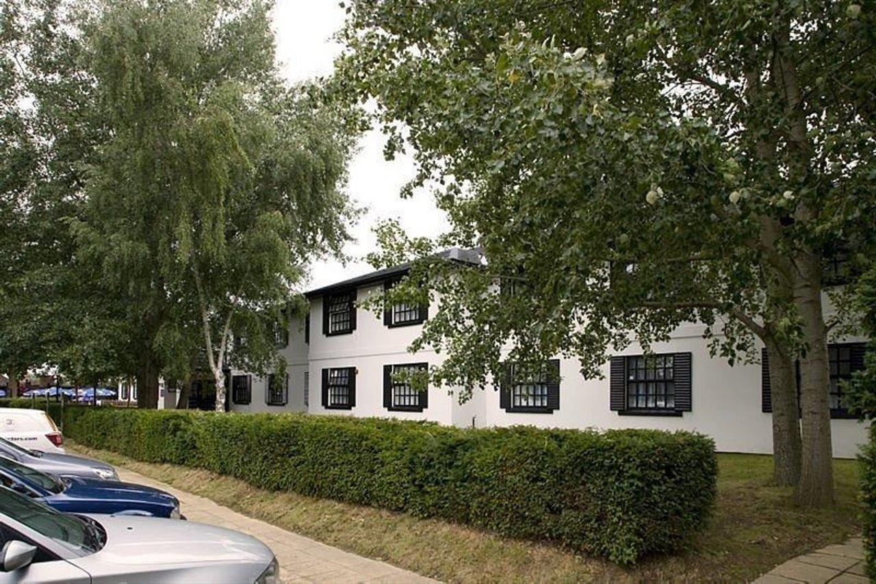 Premier Inn Cobham コバム エクステリア 写真