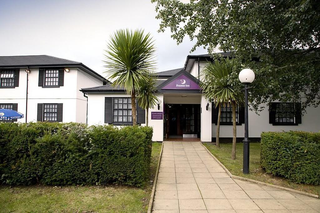 Premier Inn Cobham コバム エクステリア 写真
