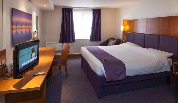 Premier Inn Cobham コバム エクステリア 写真
